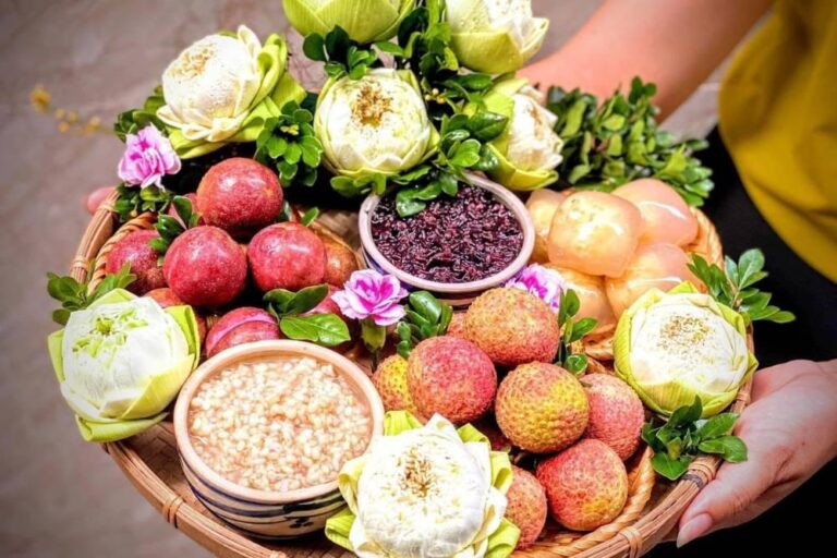 Ý Nghĩa Tâm Linh “Bộ Tam Tiêu: Trà – Rượu – Nước” Trong Nghi Thức Thờ Cúng Dân Gian